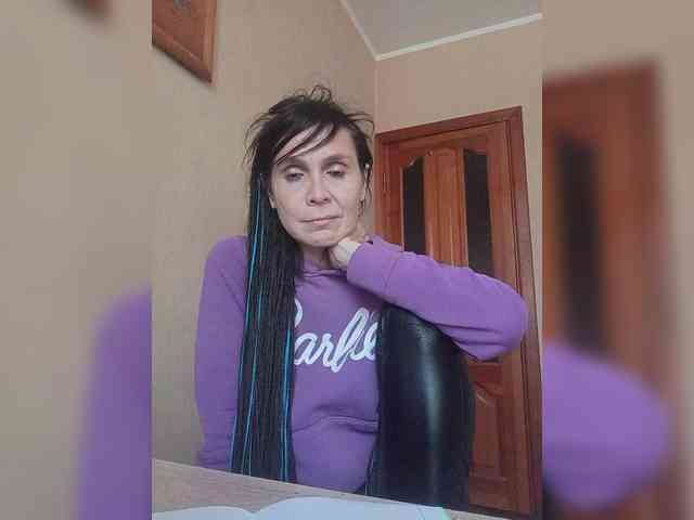 Hellenalonenochka webcam