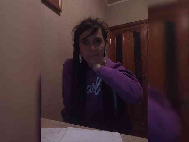 Hellenalonenochka webcam