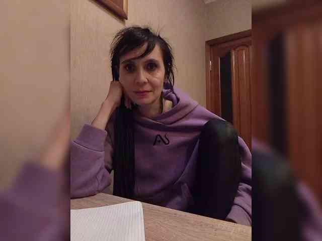 Hellenalonenochka webcam