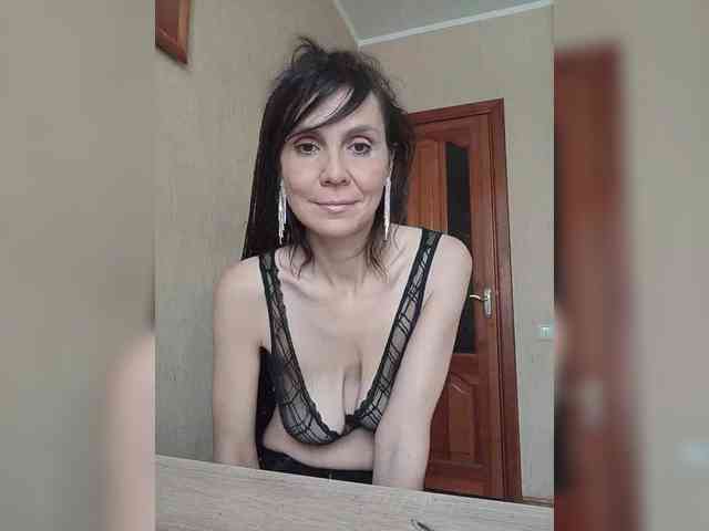 Hellenalonenochka webcam