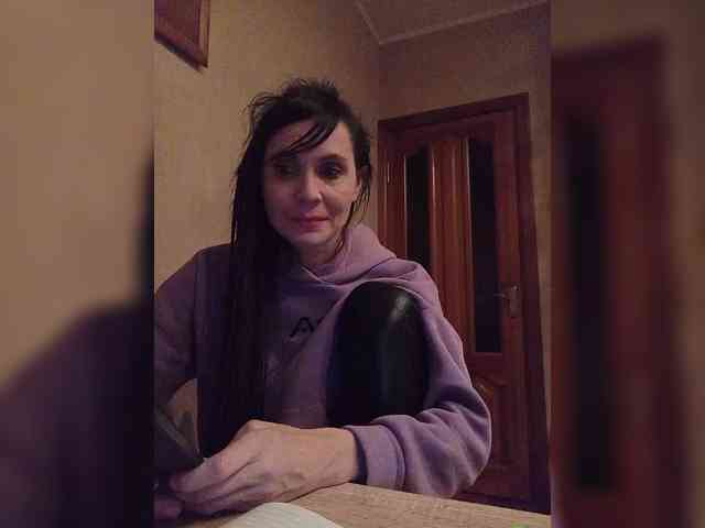 Hellenalonenochka webcam