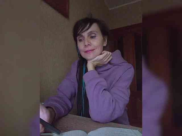 Hellenalonenochka webcam