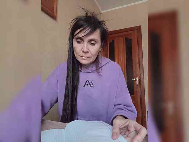 Hellenalonenochka webcam