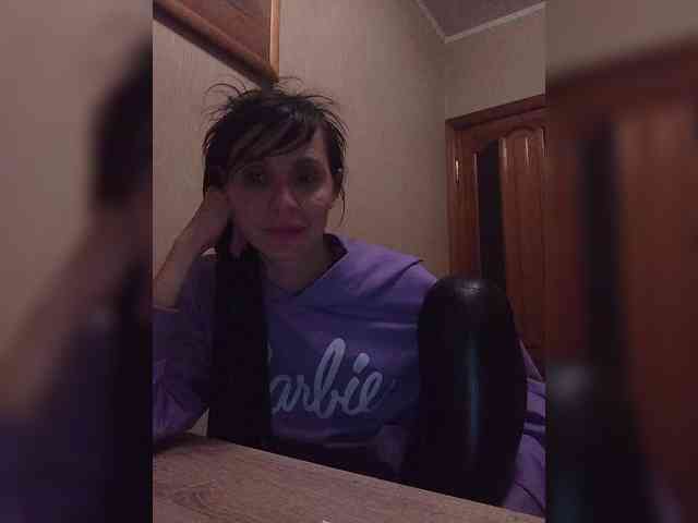 Hellenalonenochka webcam