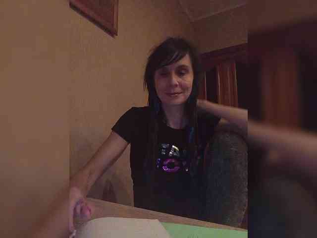 Hellenalonenochka webcam