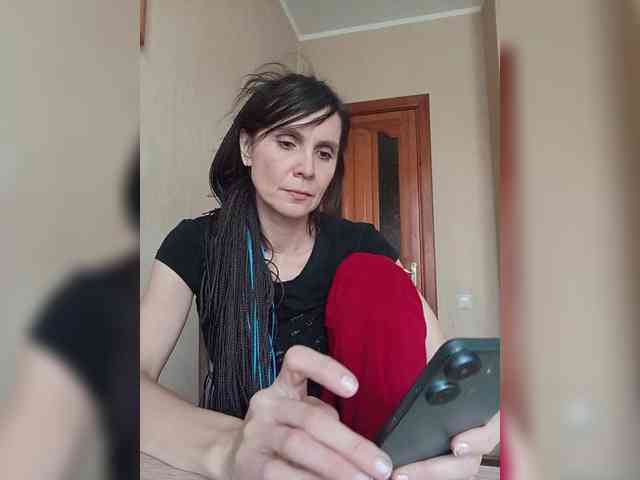 Hellenalonenochka webcam