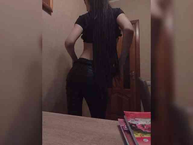 Hellenalonenochk... Live Webcam on BongaCams