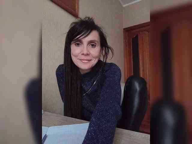 Hellenalonenochka webcam