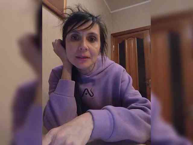 Hellenalonenochka webcam