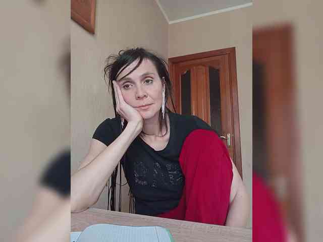 Hellenalonenochka webcam