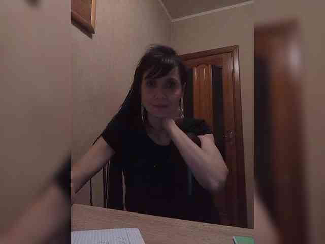 Hellenalonenochka webcam