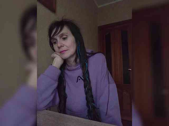 Hellenalonenochka webcam