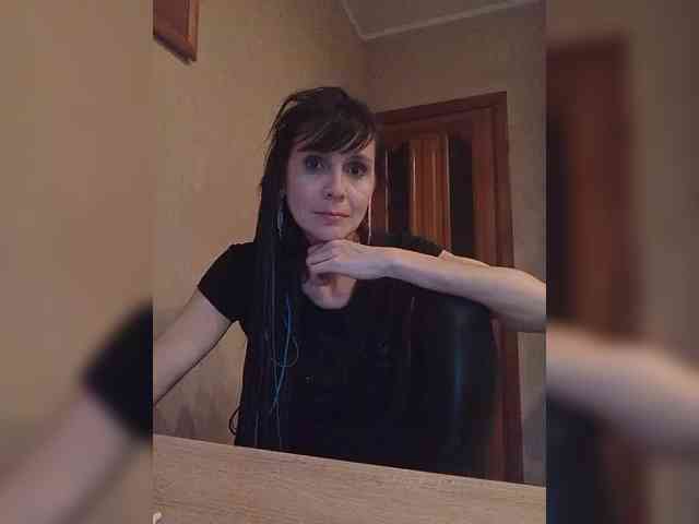 Hellenalonenochka webcam