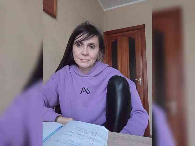 Hellenalonenochka webcam