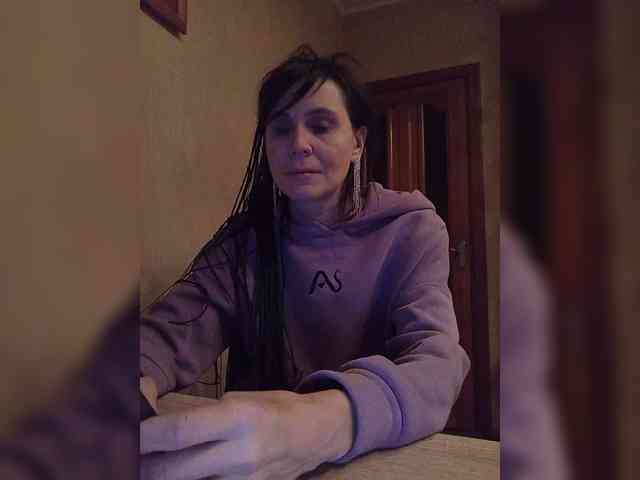 Hellenalonenochka webcam