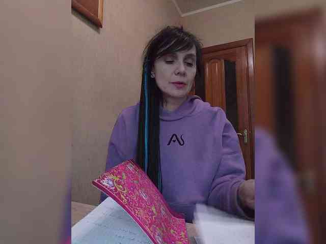 Hellenalonenochka webcam