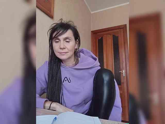 Hellenalonenochka webcam