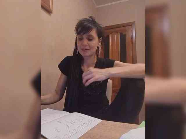 Hellenalonenochka webcam