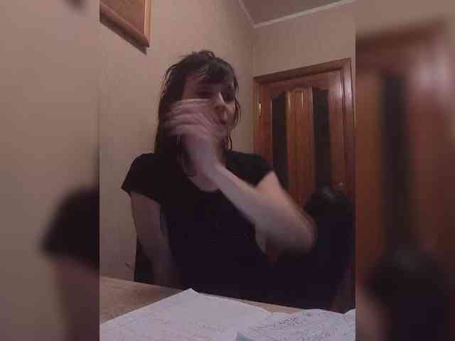 Hellenalonenochk... Live Webcam on BongaCams