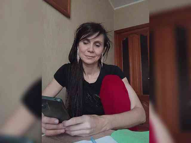 Hellenalonenochka webcam