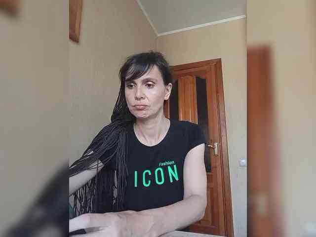 Hellenalonenochka webcam