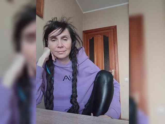 Hellenalonenochka webcam