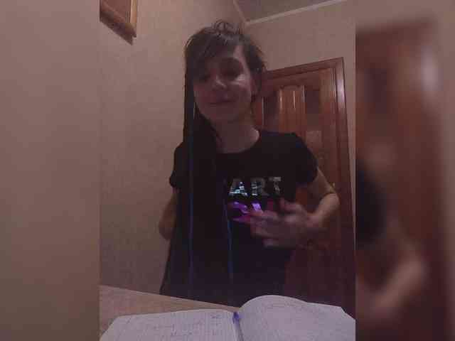 Hellenalonenochka webcam