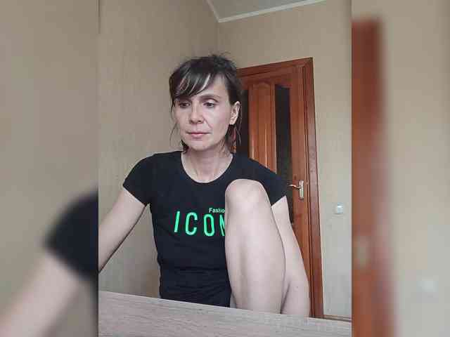 Hellenalonenochka webcam