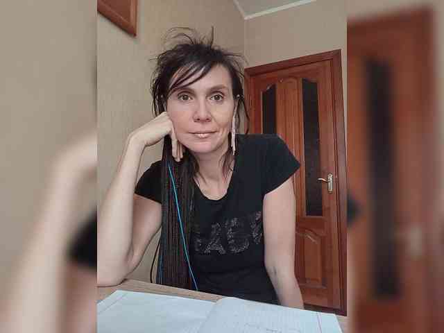 Hellenalonenochka webcam