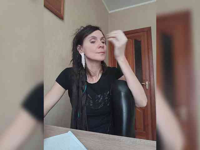 Hellenalonenochka webcam