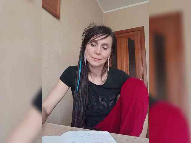 Hellenalonenochka webcam