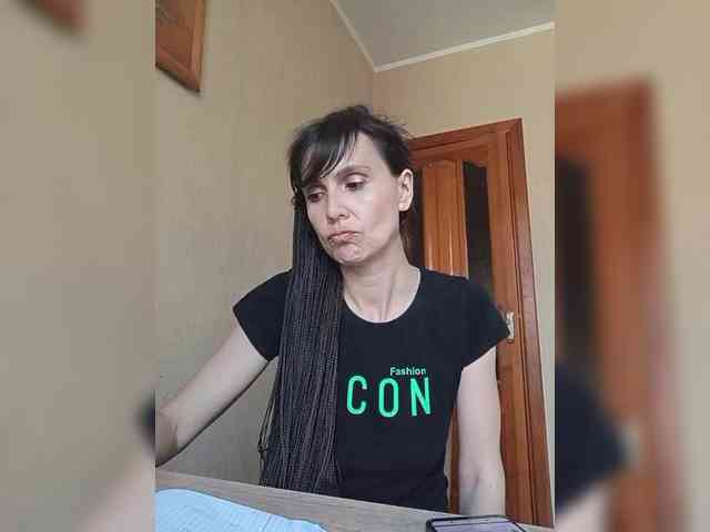 Hellenalonenochka webcam