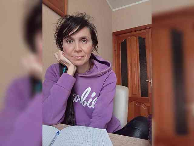 Hellenalonenochk... Live Webcam on BongaCams