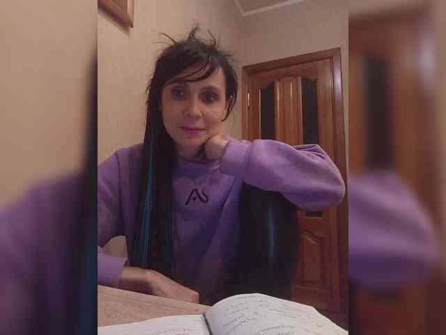 Hellenalonenochka webcam