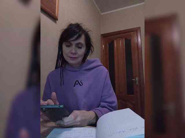 Hellenalonenochka webcam