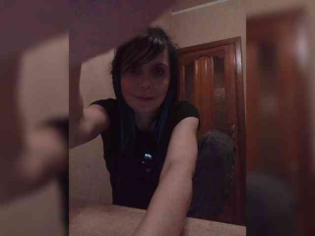 Hellenalonenochka webcam