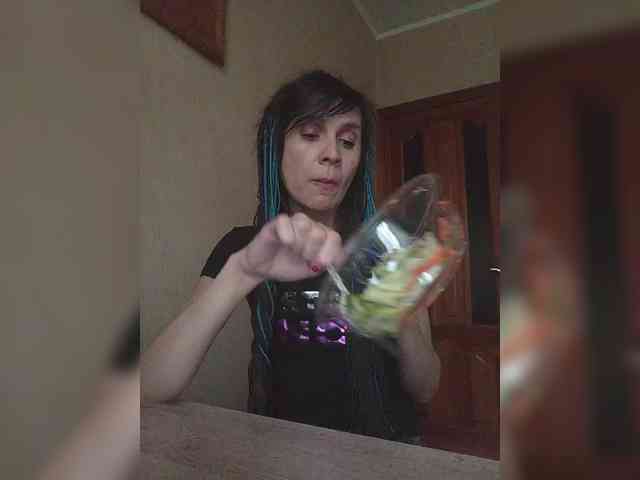 Hellenalonenochka webcam