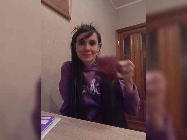 Hellenalonenochka webcam