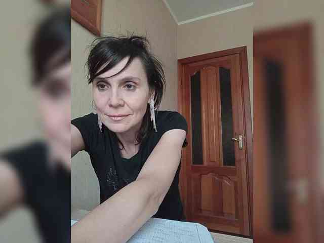 Hellenalonenochka webcam