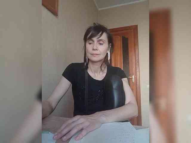 Hellenalonenochka webcam