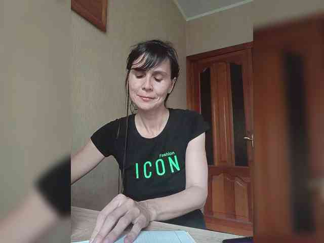 Hellenalonenochka webcam