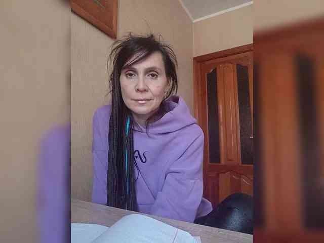 Hellenalonenochka webcam