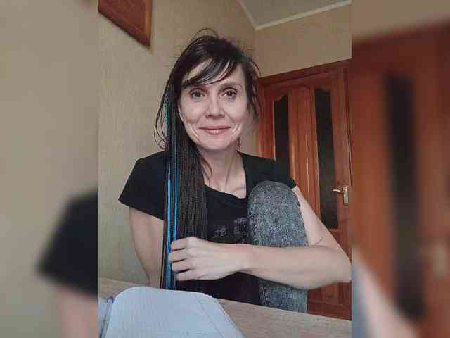 Hellenalonenochka webcam