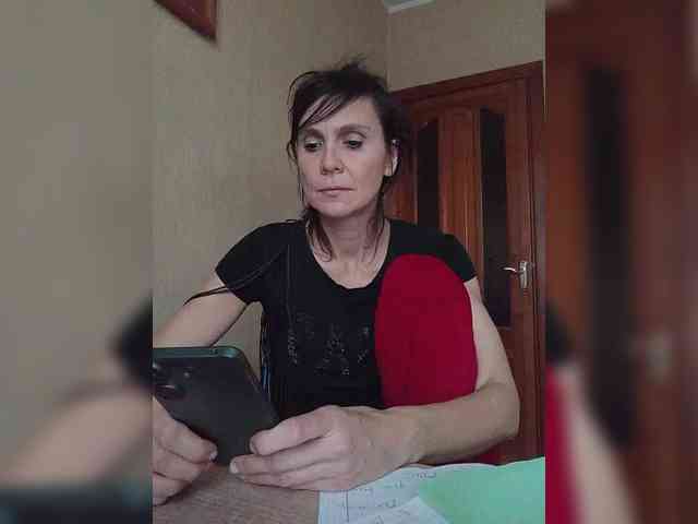 Hellenalonenochka webcam