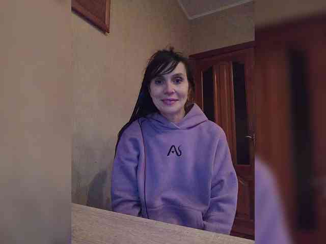 Hellenalonenochka webcam