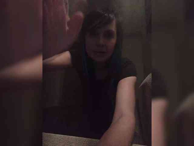 Hellenalonenochka webcam