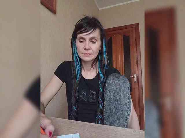 Hellenalonenochka webcam