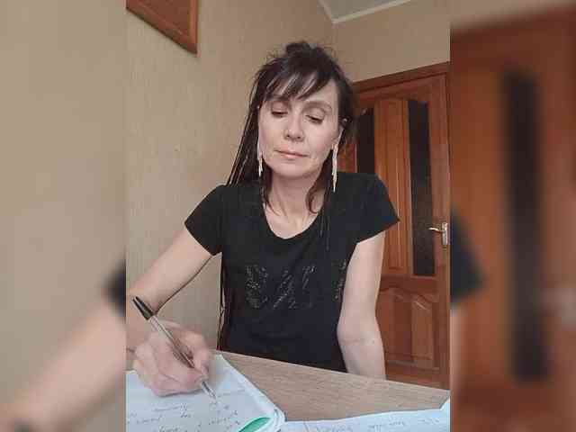 Hellenalonenochka webcam