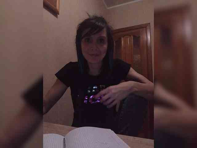 Hellenalonenochka webcam