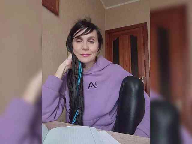 Hellenalonenochka webcam